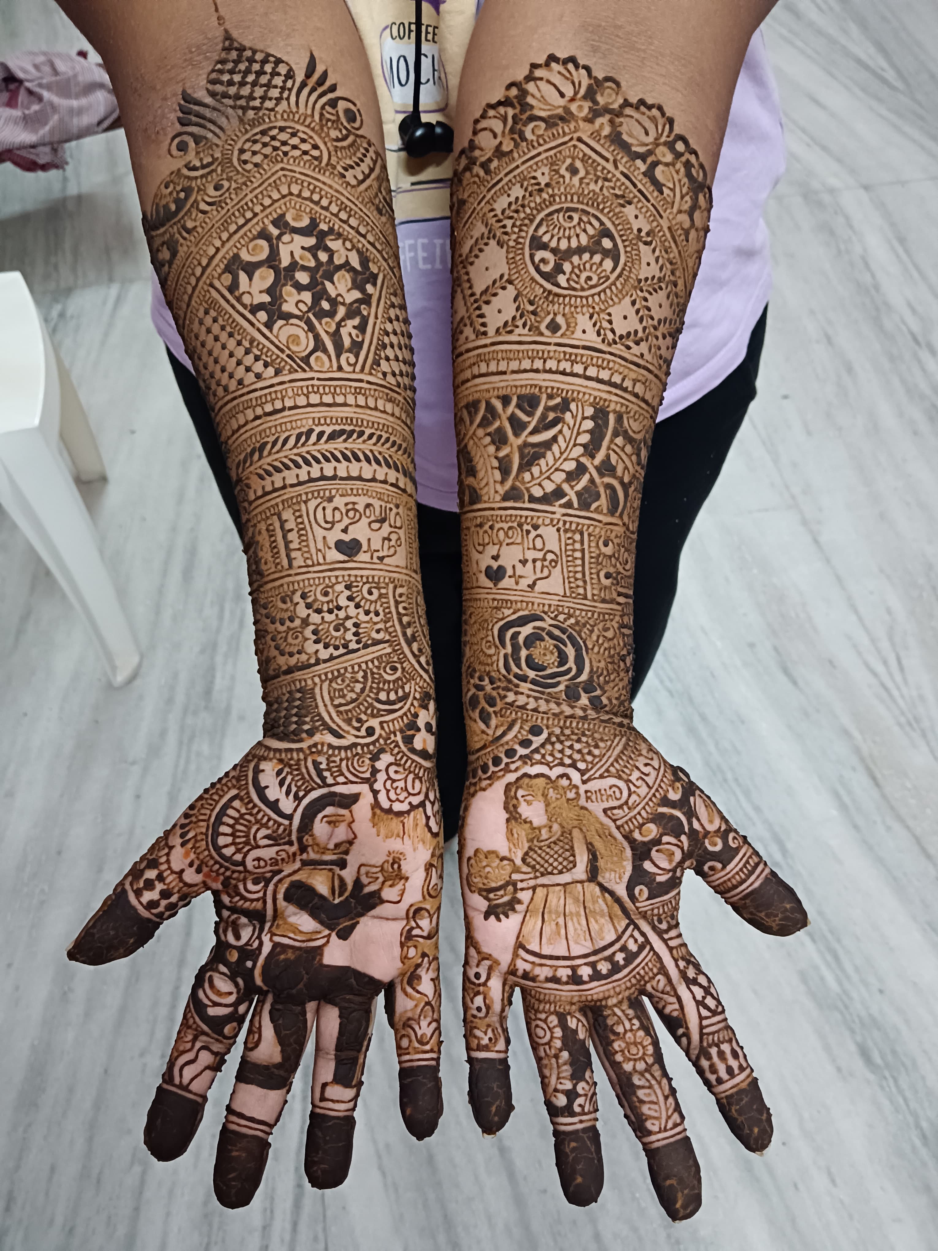 Mehandi stall for multiple people