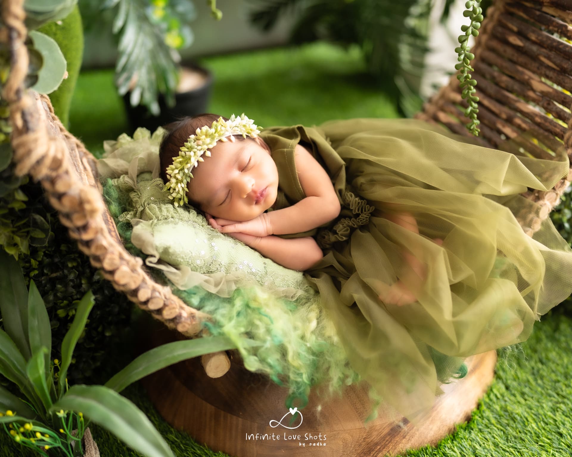 Infinite Love Shots - Newborn, Kids, Maternity, and Family Photography