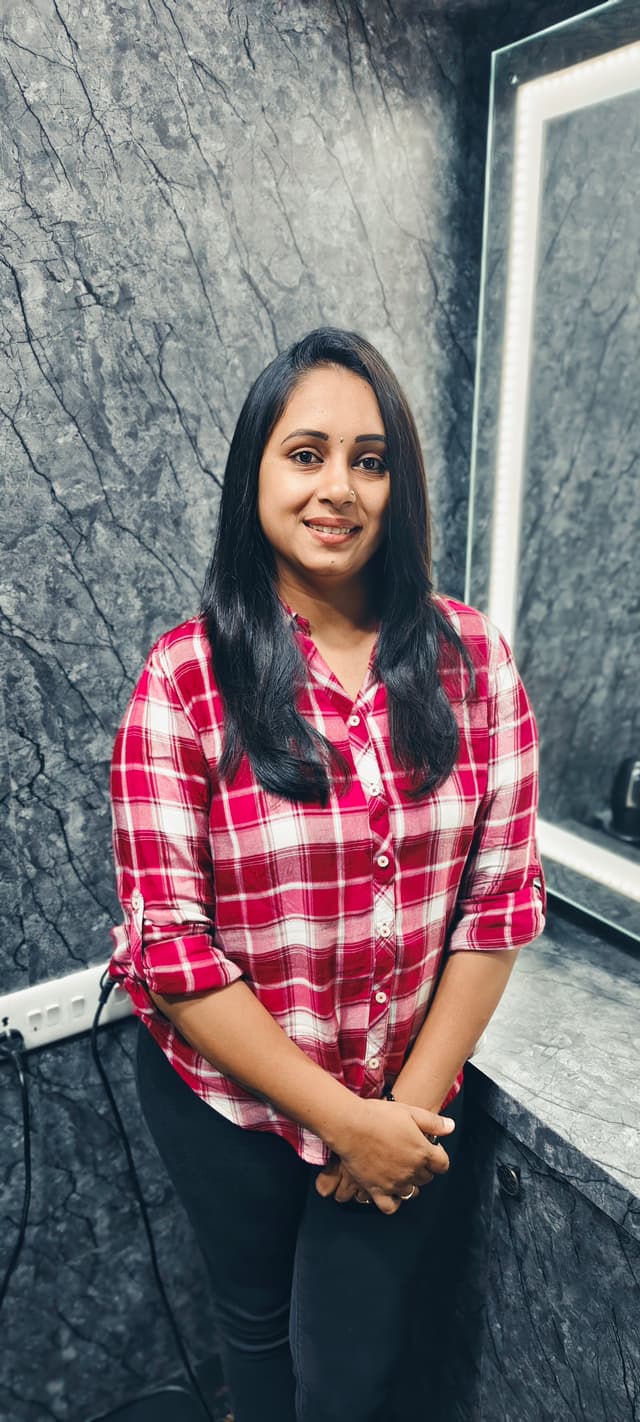 Vidhya V - Makeup Artist | Bridal Specialist | Coimbatore, Tamil Nadu